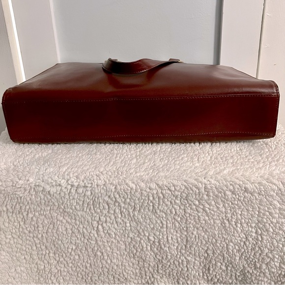 Les Must de Cartier Handbag - Picture 7 of 17